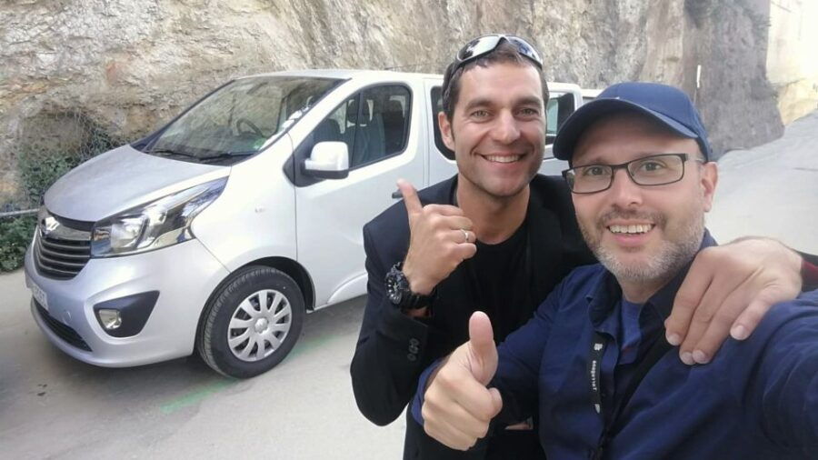 barcelona-highlights-small-group-half-day-tour-with-pickup