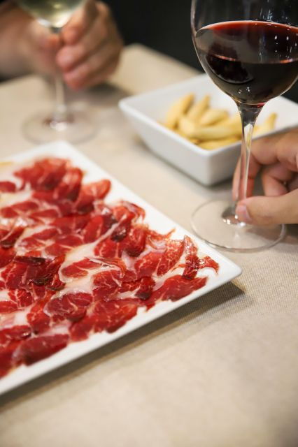 barcelona-jamon-experience-essentials