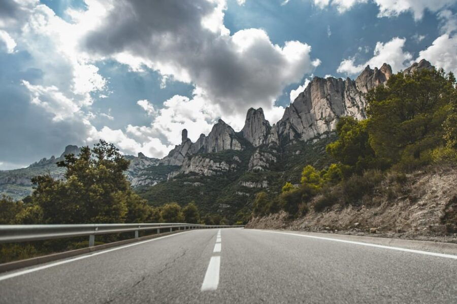 barcelona-montserrat-tour-with-guide-round-trip-bus