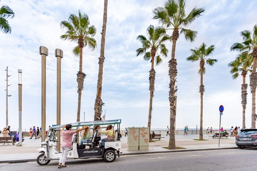 barcelona-private-city-tour-by-eco-tuk-tuk