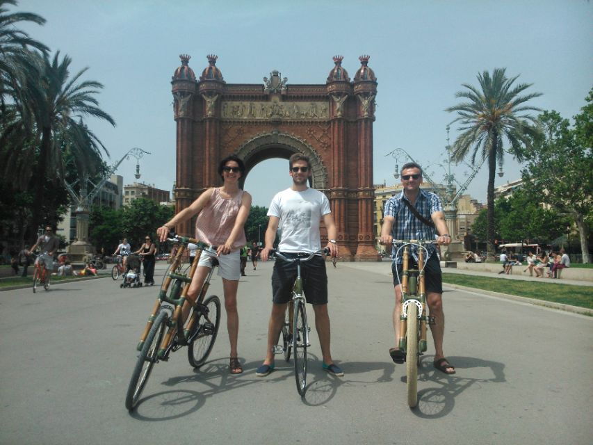 barcelona-private-highlights-tour-by-bamboo-bicycle