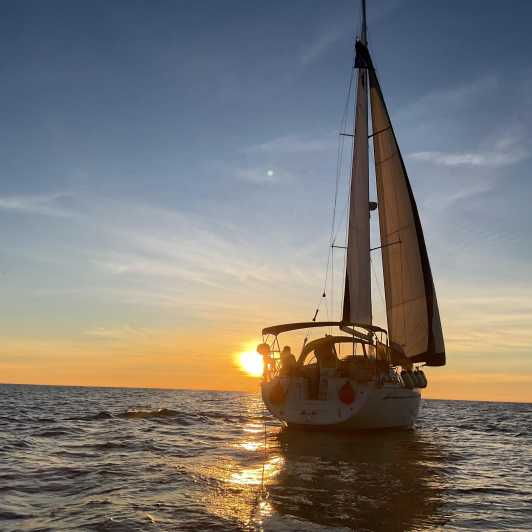 barcelona-private-sunset-sailboat-cruise