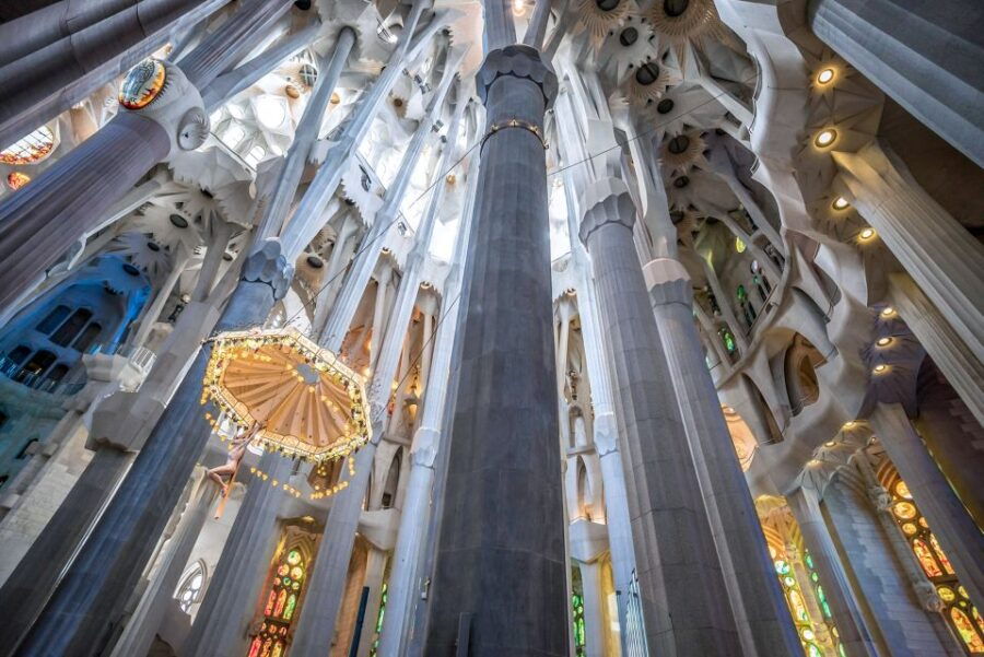 barcelona-sagrada-familia-skip-the-line-tour-entry-ticket