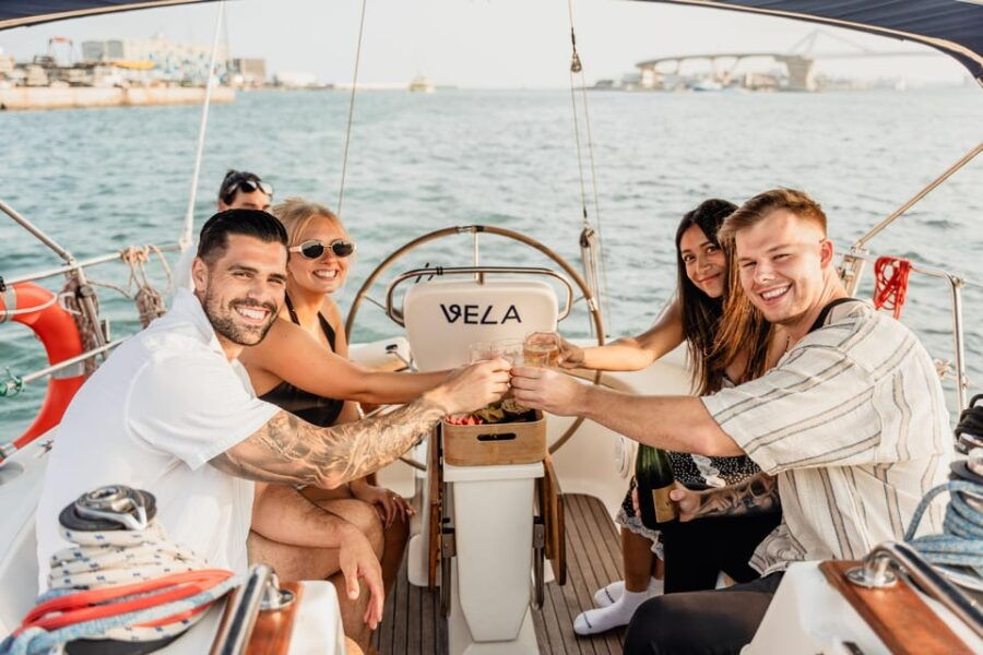 barcelona-sailing-tour-with-drinks-and-swim-stop