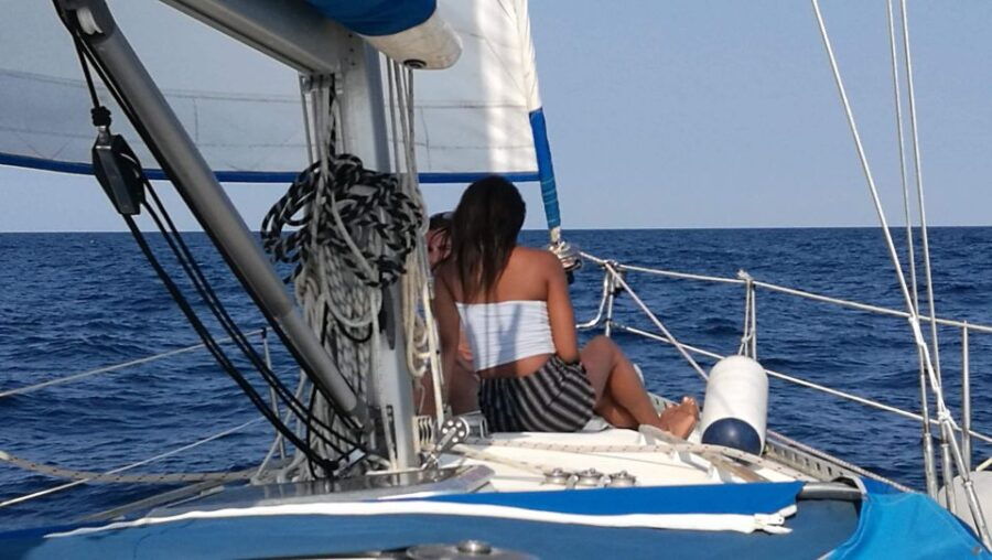 barcelona-sailing-trip-with-drinks-and-snacks