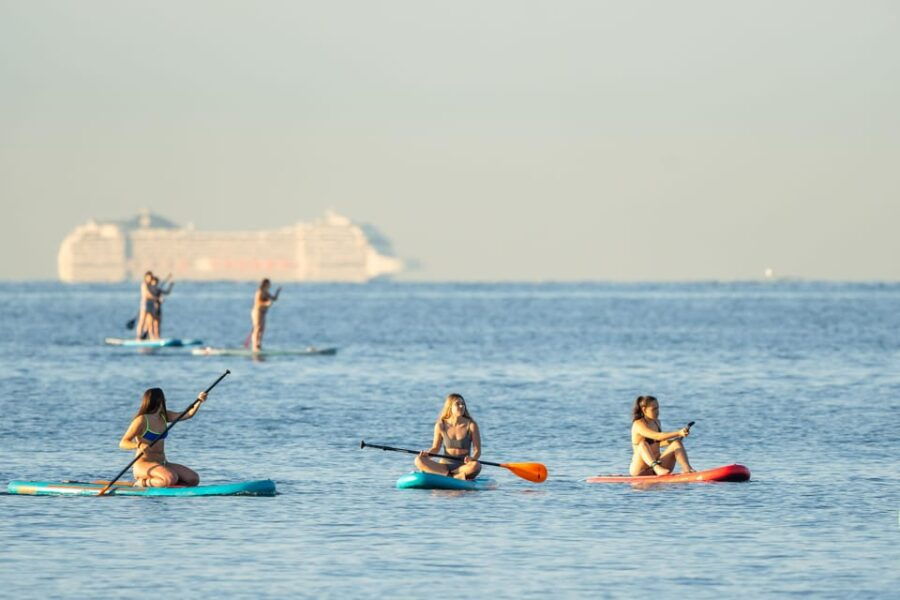 barcelona-sunset-paddleboarding-experience-with-1-beer