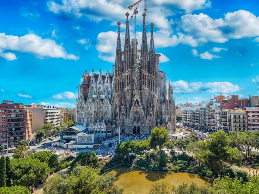 barcelona-tour-montserrat-sagrada-familia-real-availability-tickets
