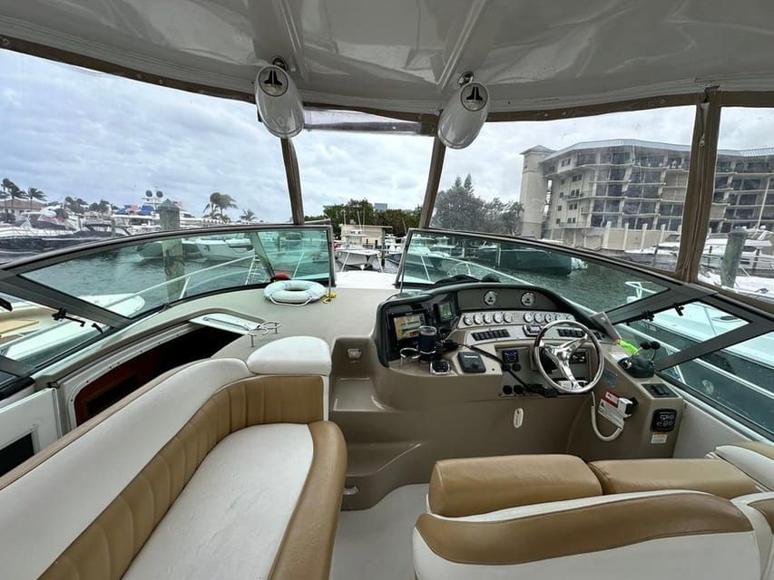 Boca Raton: 23FT Boat Tour With Snorkeling/Tubing/Island