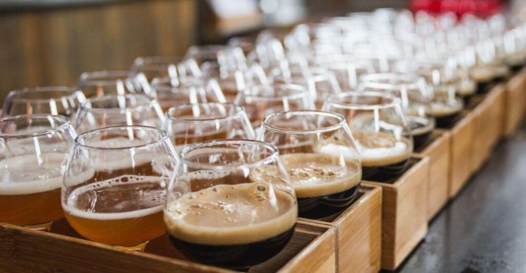 Boston: Guided Craft Brewery Tour With a Snack