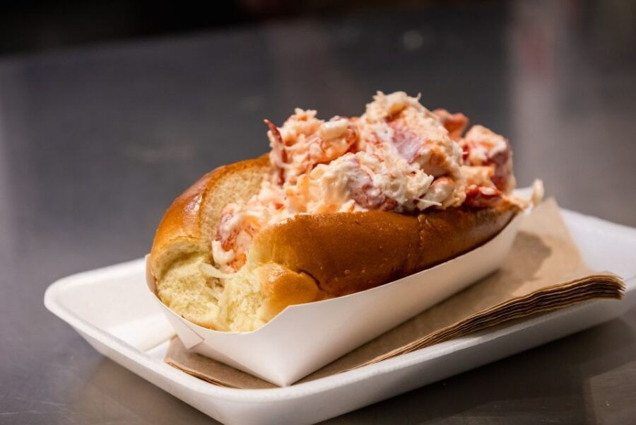 Boston: Guided Seafood Tasting and History Tour