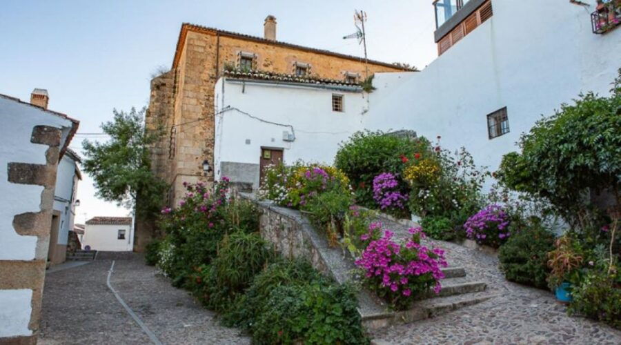 caceres-highlights-history-and-jewish-quarter-walking-tour