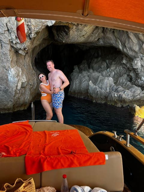 capri-secret-corners-by-private-boat-with-local-skipper-3