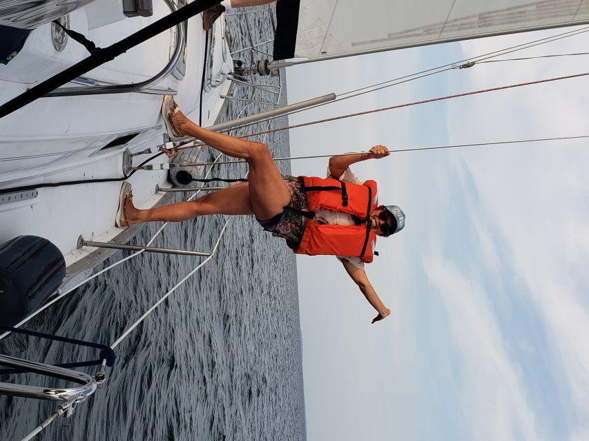 Chesapeake Beach: Private Sailing Cruise on a 42-Foot Yacht