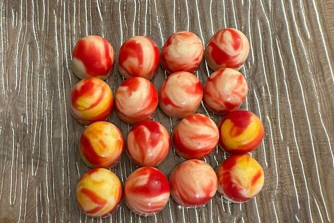 chocolate-bonbon-making-class-in-sitges