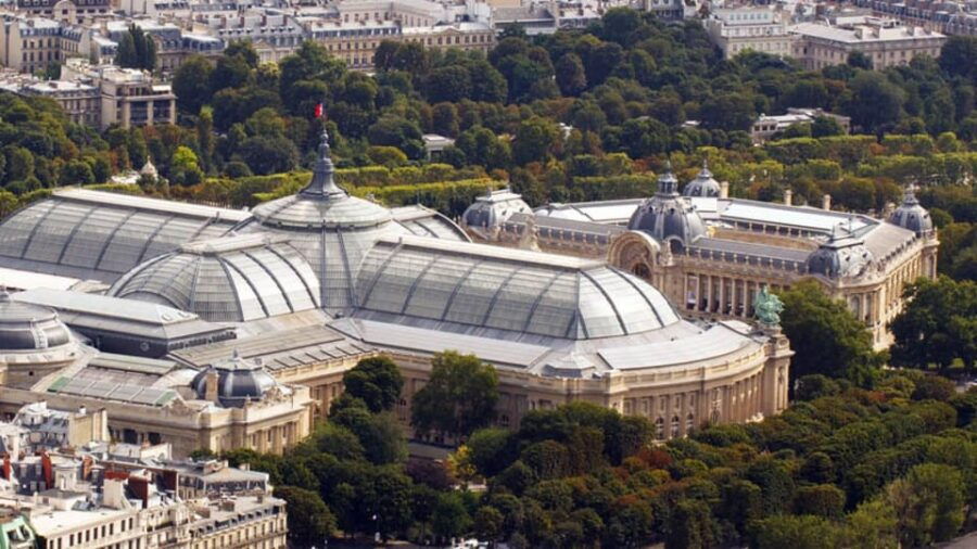 classical-and-monumental-paris-tour-along-the-seine-river