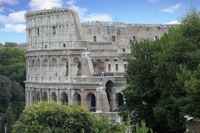colosseum-palatine-and-forum-tour-with-virtual-guide