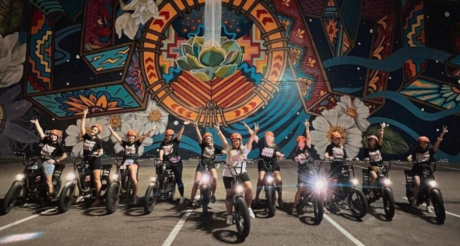 Dallas: Downtown Guided Sunset Electric Bike Tour