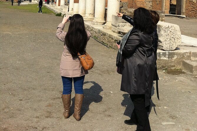 day-trip-from-rome-to-pompei-mt-vesuvius-local-guide-included