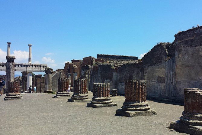 day-trip-to-mount-vesuvius-pompeii-ruins-from-rome-private-tour