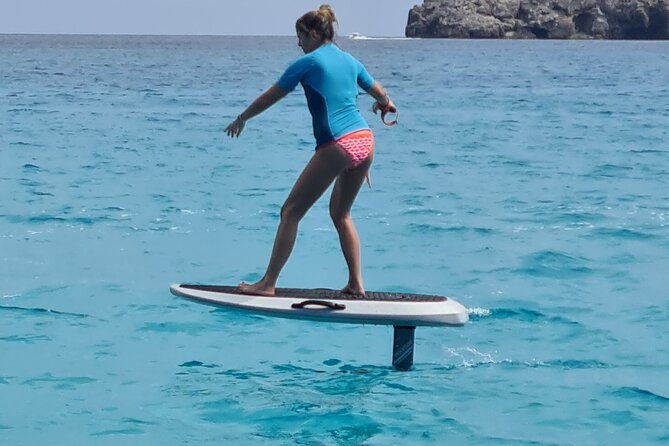 e-foil-academy-mallorca-learn-to-fly-over-the-sea