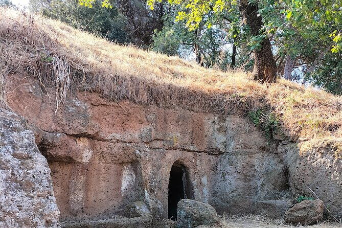 etruscan-countryside-lake-and-fortress-tour-from-civitavecchia