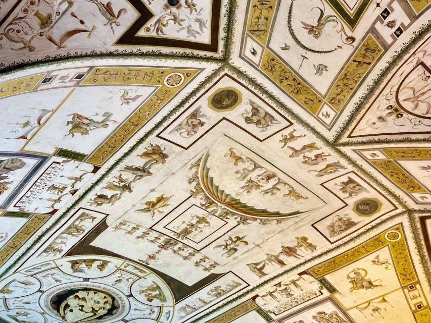 exclusive-castel-santangelo-and-hadrians-tomb-guided-tour