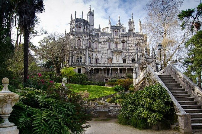 expert-guide-sintra-pena-palace-cape-roca-cascais