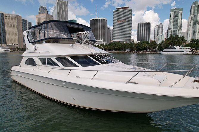 fifty-yacht-searay-charter
