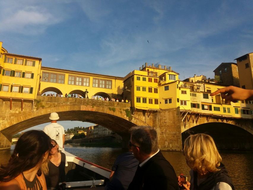 florence-guided-gondola-boat-tour-with-a-glass-of-wine