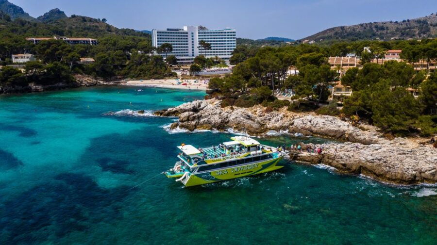 font-de-sa-cala-east-coast-glass-bottomed-catamaran-tour