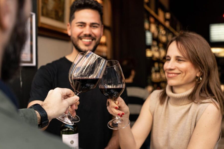 food-wine-tour-in-barcelona-with-a-sommelier-small-group