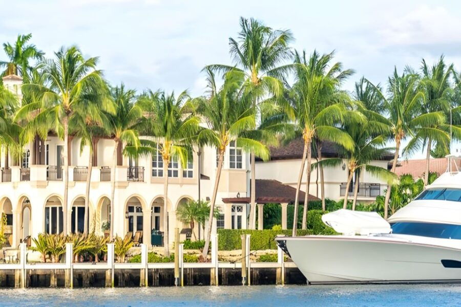 Fort Lauderdale: Millionaires Row Cruise With Drinks