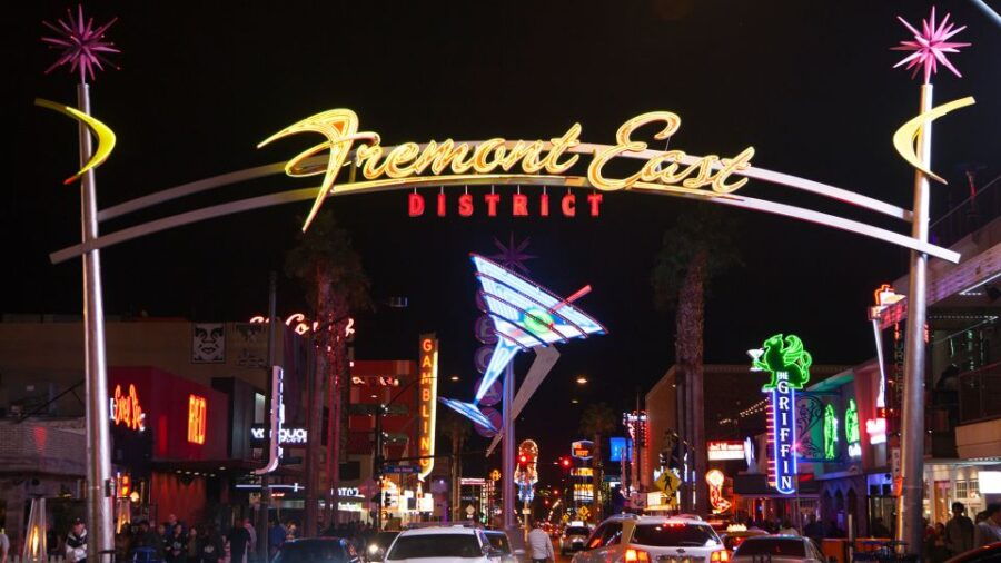 fremont-street-old-vegas-bar-crawl