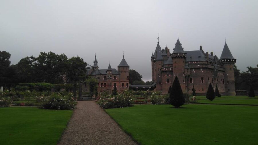 from-amsterdam-muiderslot-and-de-haar-castle-tour