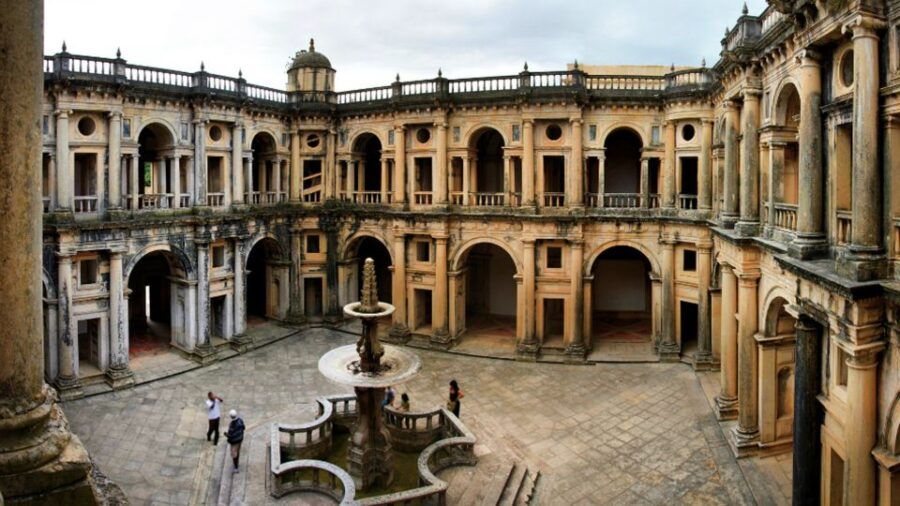 from-lisbon-tomar-christ-convent-almourol-castle-tour