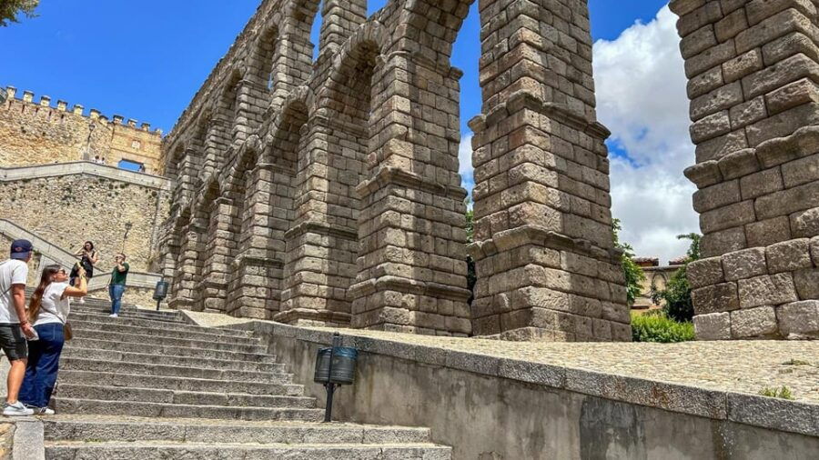 from-madrid-full-day-tour-to-segovia-and-avila