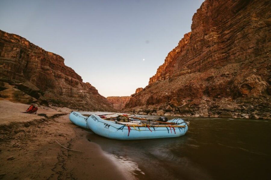 From Moab: Cataract Canyon 4-Day Guided Tour by Raft and Van