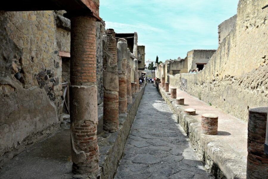 from-naples-2-hour-herculaneum-kid-friendly-tour