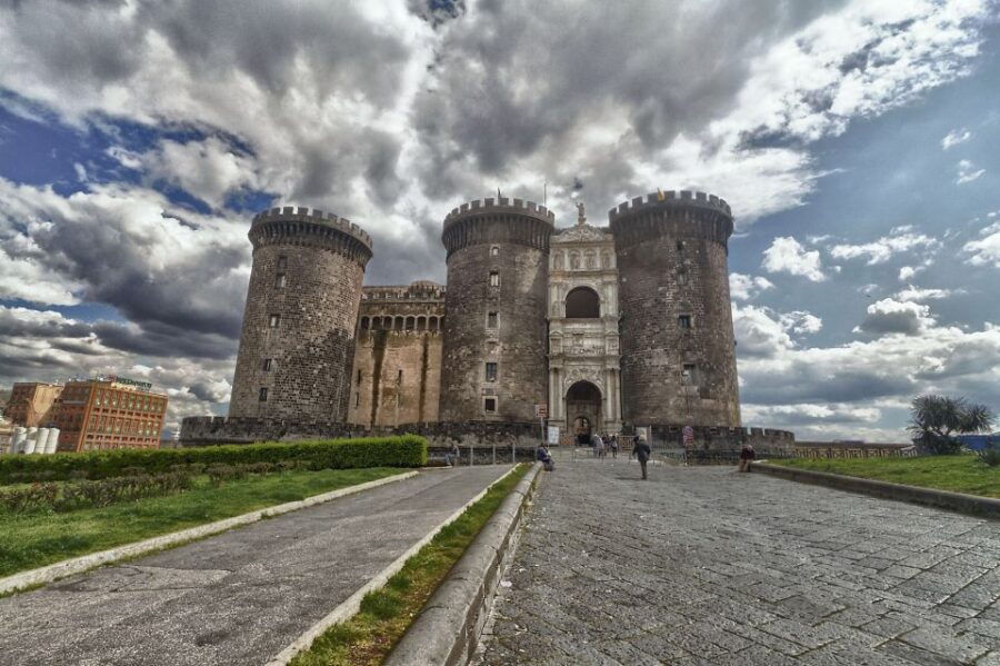 from-naples-half-day-city-walking-bus-tour-gulf-of-naples