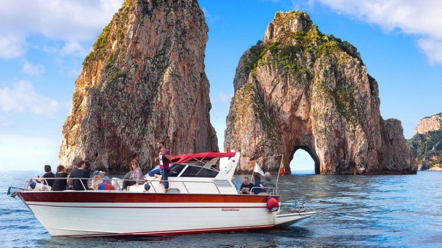 from-naples-small-group-boat-excursion-to-capri-island