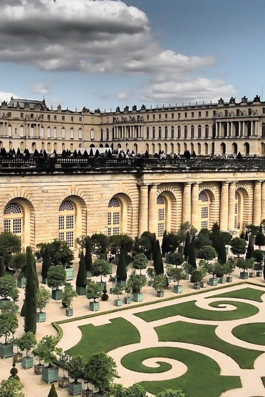 from-paris-giverny-and-versailles-private-full-day-trip