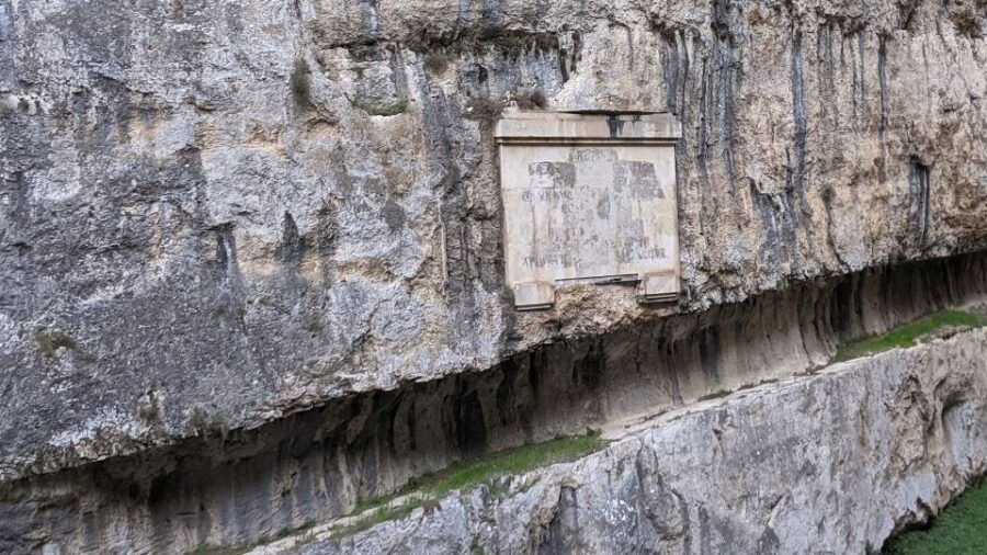 from-triponzo-valnerina-tunnel-and-mountain-hiking-tour