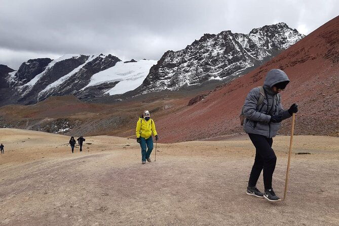 full-day-tour-to-rainbow-mountain-group-visit