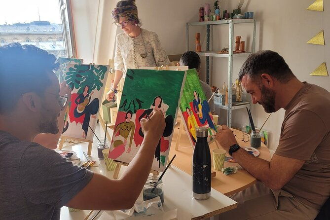 fun-painting-class-in-a-professional-art-studio-with-a-view