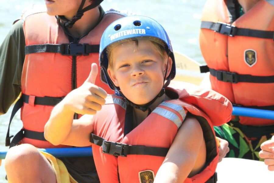 gardiner-scenic-raft-float-on-the-yellowstone-river