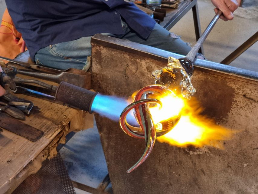 glass-blowing-show-visit-murano-glass-factory-showroom-omg