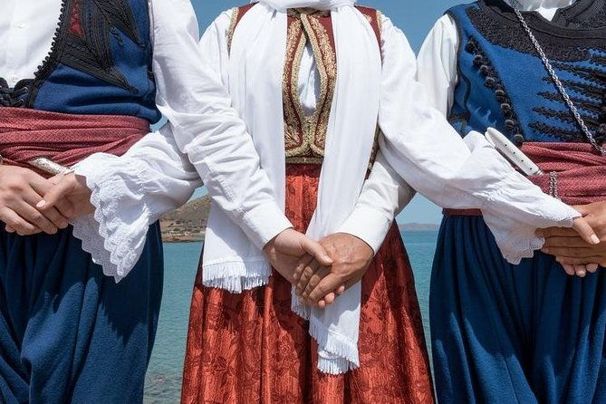 greek-dancing-in-plaka-with-3-course-meal