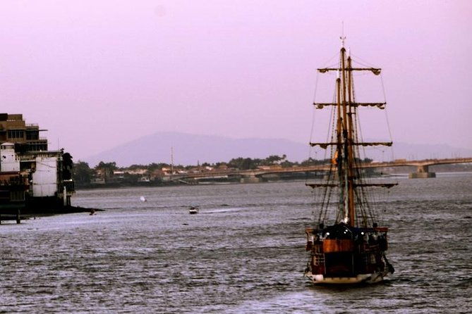 guayaquil-city-by-night-and-sailing-tour-on-guayas-river