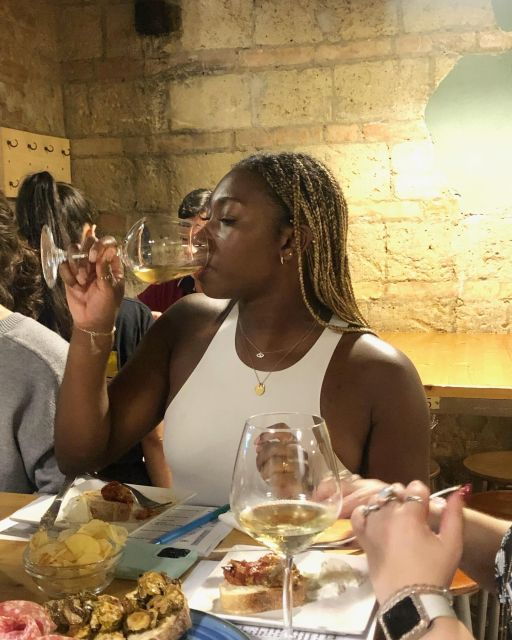 guided-fun-wine-tasting-in-naples-city-center