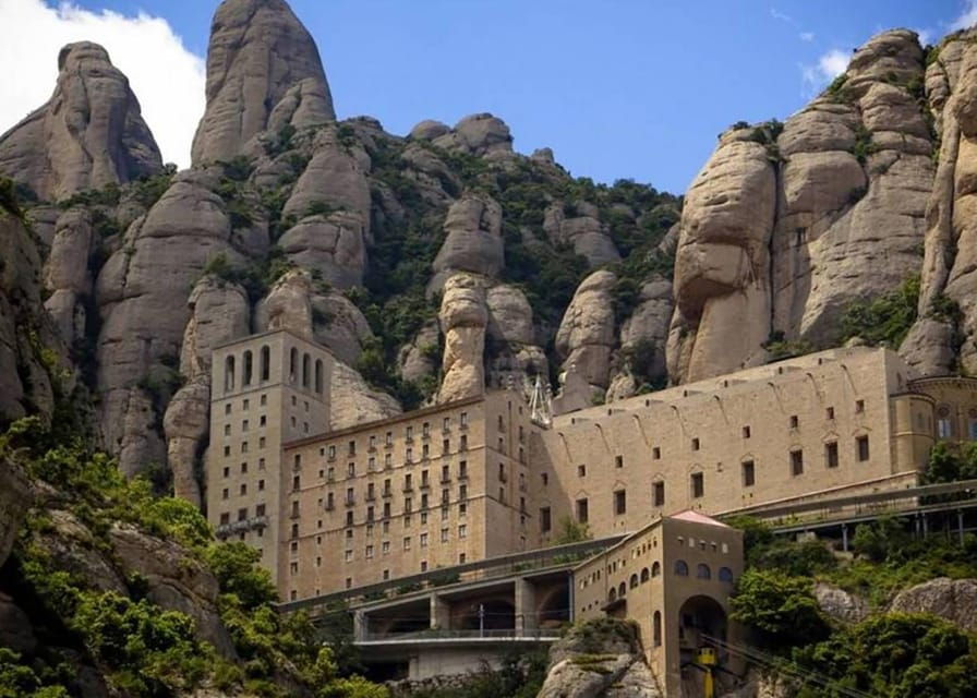 guided-tour-to-the-magnificent-montserrat-monastery